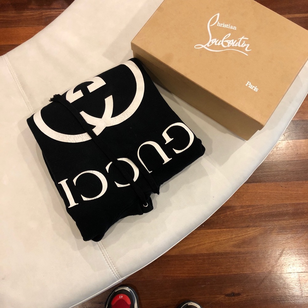 1200$ Gucci hoodie good condition.